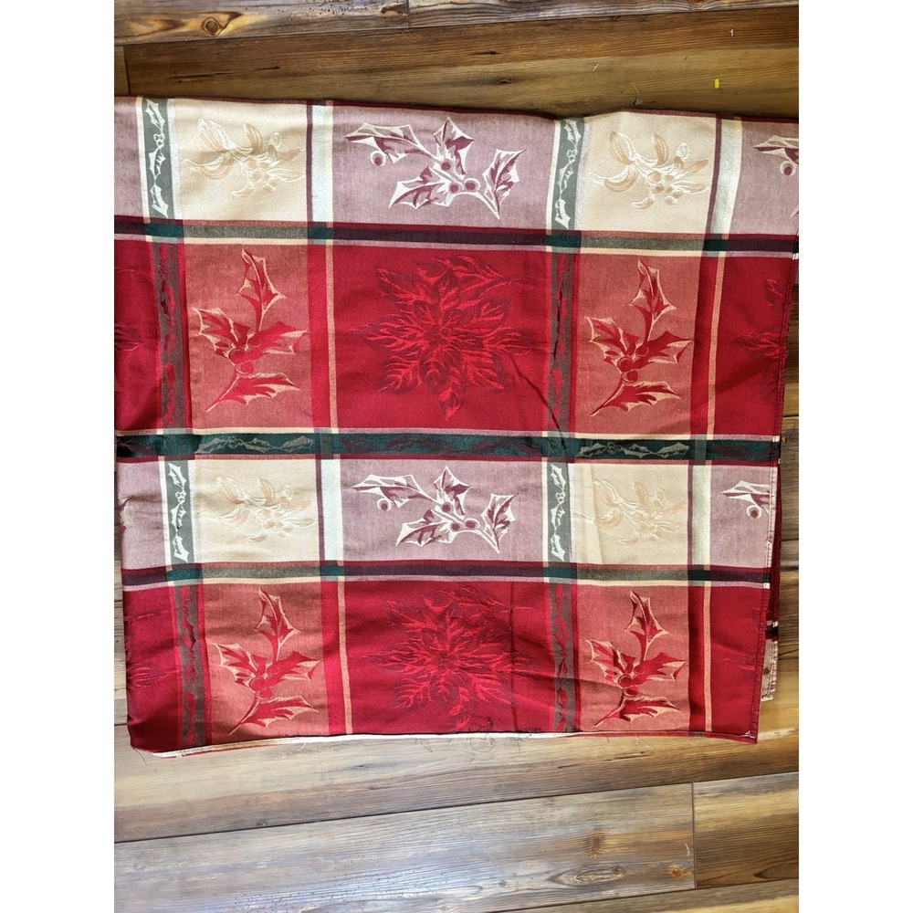 Christmas Holiday Dining‎ Tablecloth 56"x116" Woven Design Red/Green/Gold